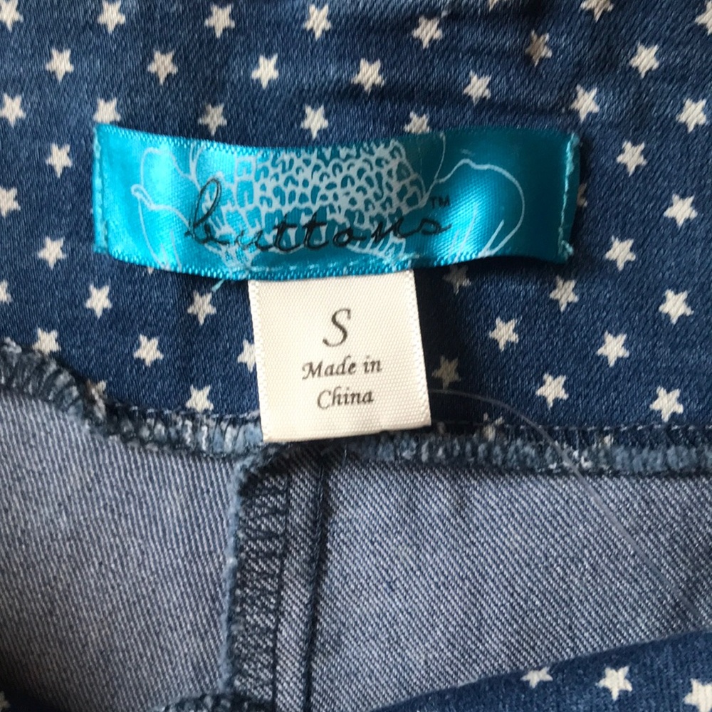 Star Print Denim Shorts - Picture 2 of 6
